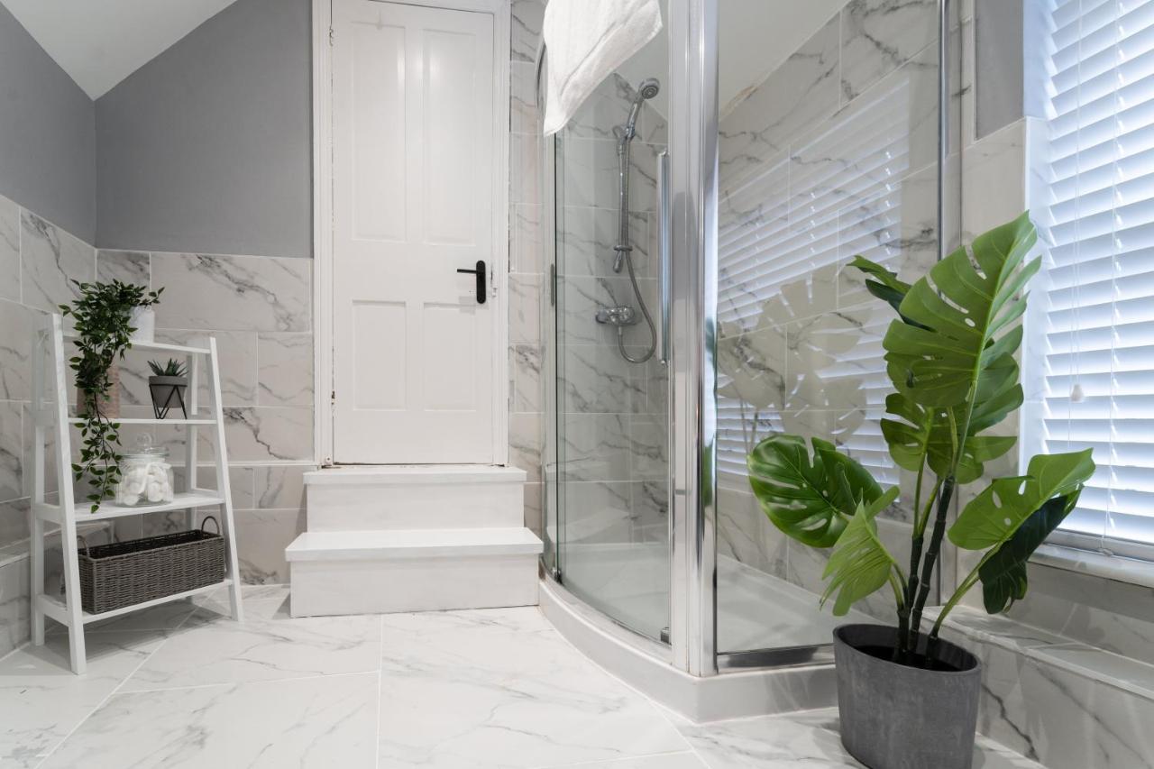 South View - 3 Bed Modern Chester House - Close To City Centre ภายนอก รูปภาพ